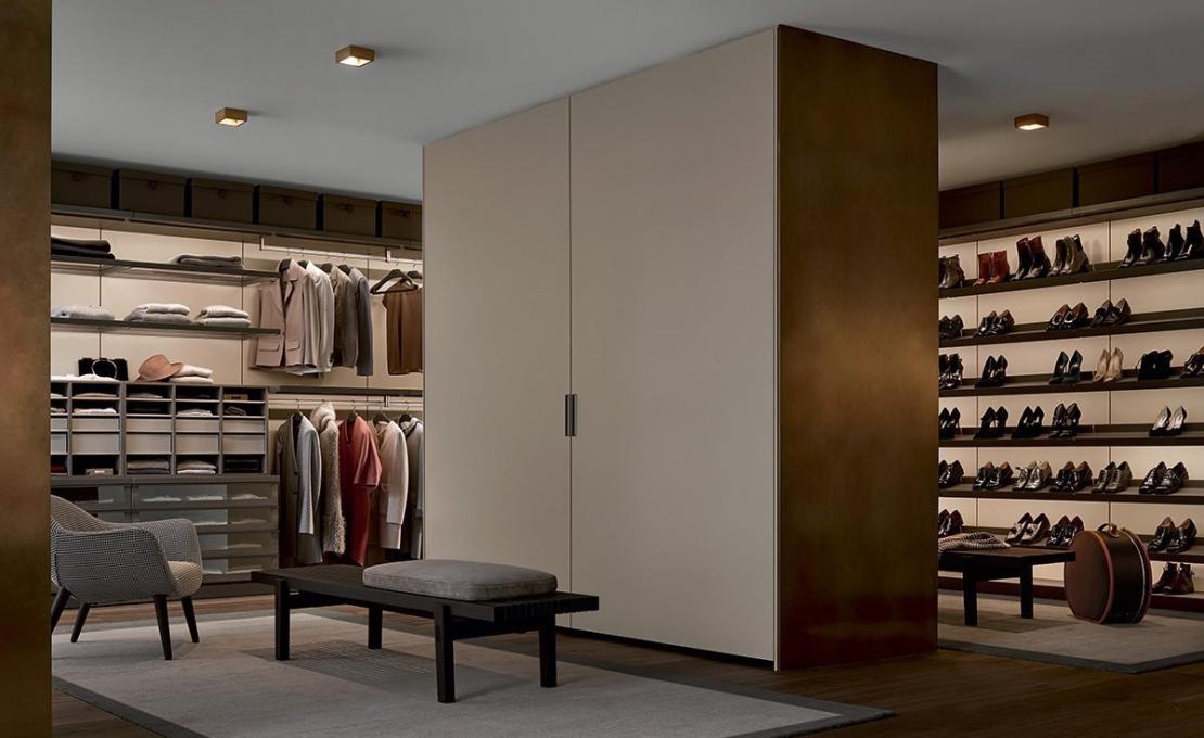 Шкафы от фабрики Poliform модель Skin Poliform Wardrobe