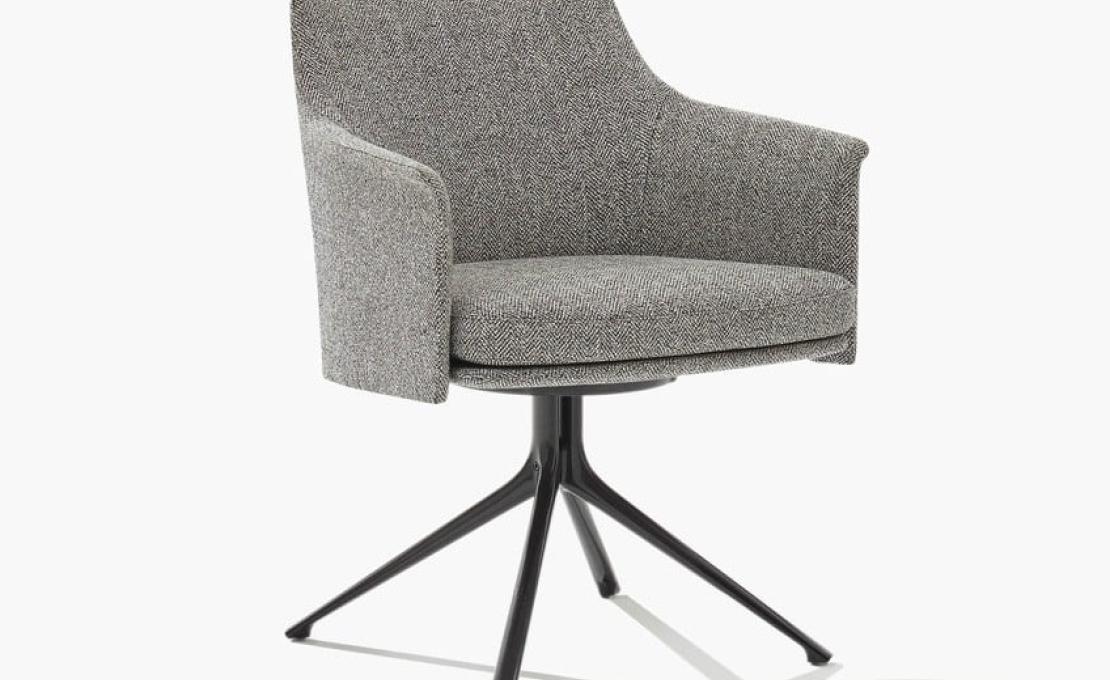 Стул от фабрики Poliform модель Stanford Bridge 