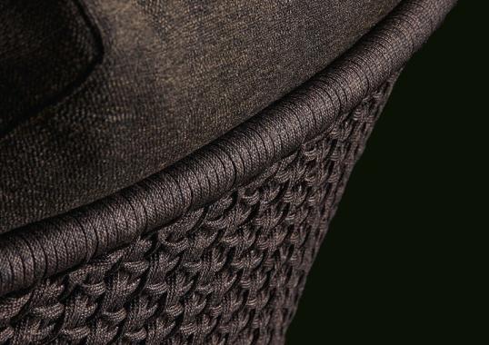 Уличный диван от фабрики Poliform модель SOORI DAY LOUNGE