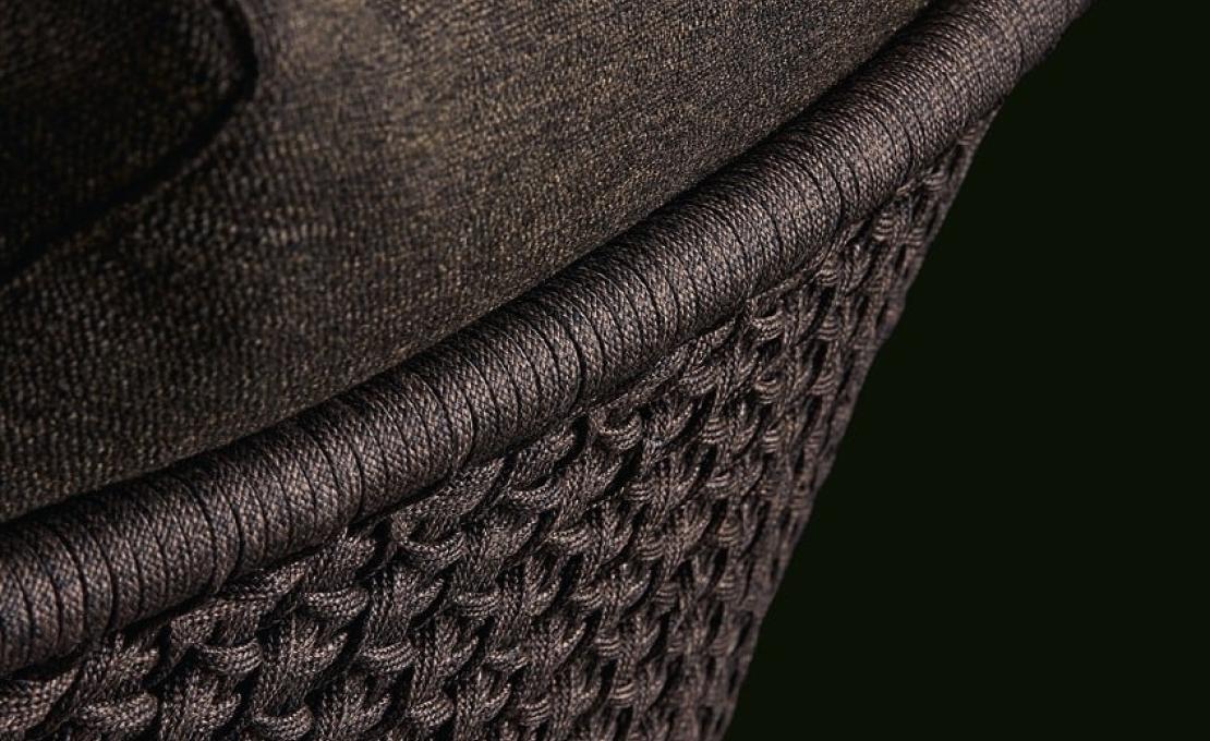 Уличный диван от фабрики Poliform модель SOORI DAY LOUNGE