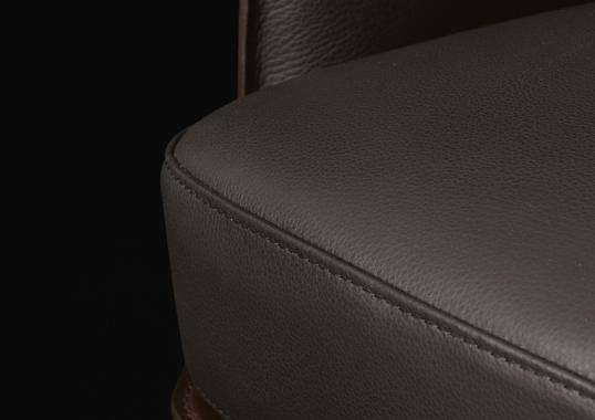 Кресло от фабрики Poliform модель Stanford Lounge Arm