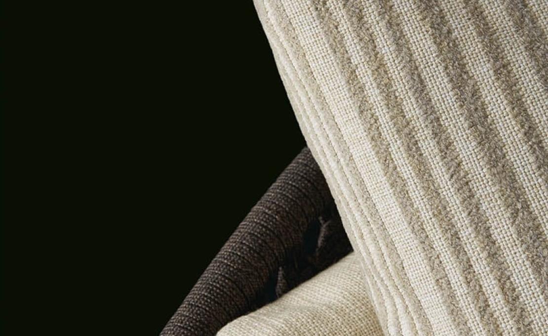 Уличный диван от фабрики Poliform модель SOORI DAY LOUNGE