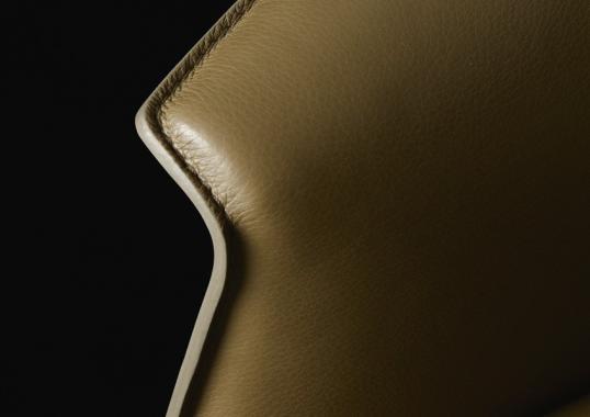 Кресло от фабрики Poliform модель Stanford Lounge Arm