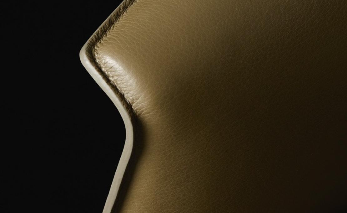 Кресло от фабрики Poliform модель Stanford Lounge Arm