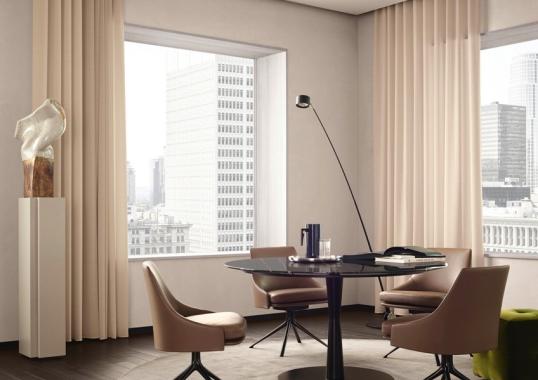 Стул от фабрики Poliform модель Stanford Bridge 