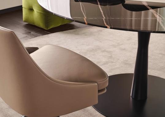 Стул от фабрики Poliform модель Stanford Bridge 