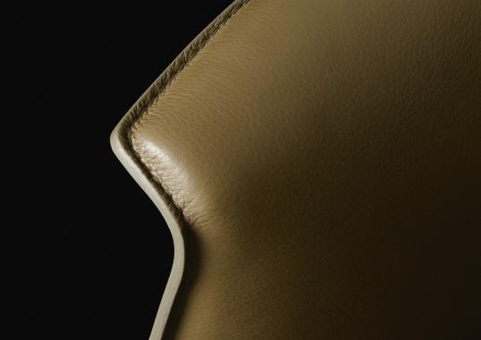 Кресло от фабрики Poliform модель Stanford Lounge Arm