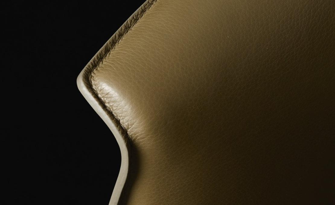 Кресло от фабрики Poliform модель Stanford Lounge Arm