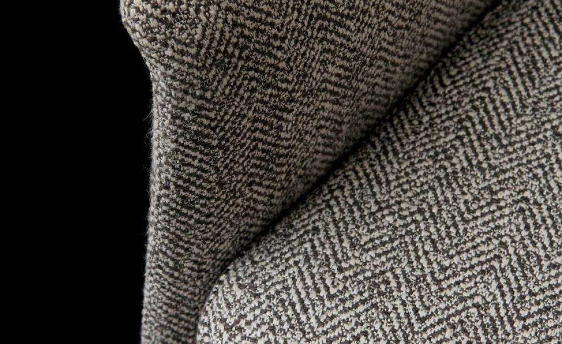 Стул от фабрики Poliform модель Stanford Bridge 