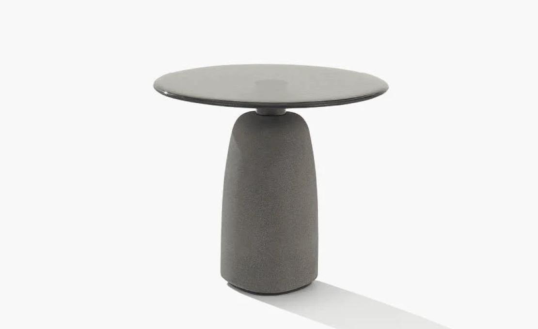 Уличный стол от фабрики Poliform модель STRATA  GLASS