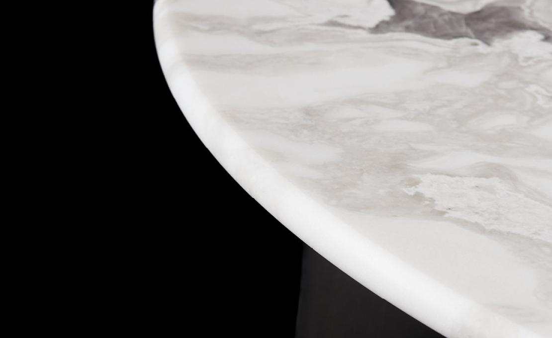 Журнальный столик от фабрики Poliform модель STRATA INDOOR 