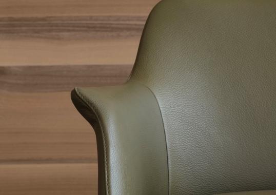 Стул от фабрики Poliform модель Sophie 