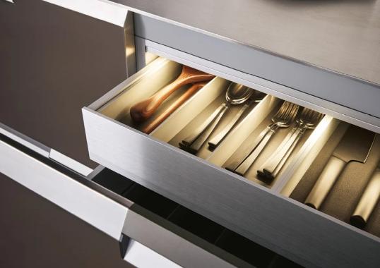 Кухни от фабрики Poliform модель Shape Kitchen