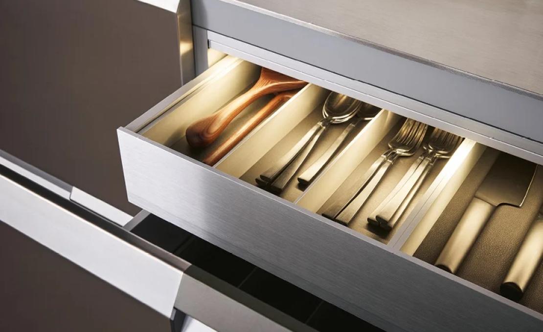 Кухни от фабрики Poliform модель Shape Kitchen