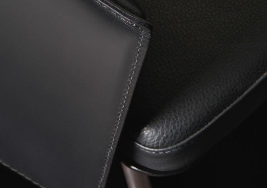 Кресло от фабрики Poliform модель Stanford Arm