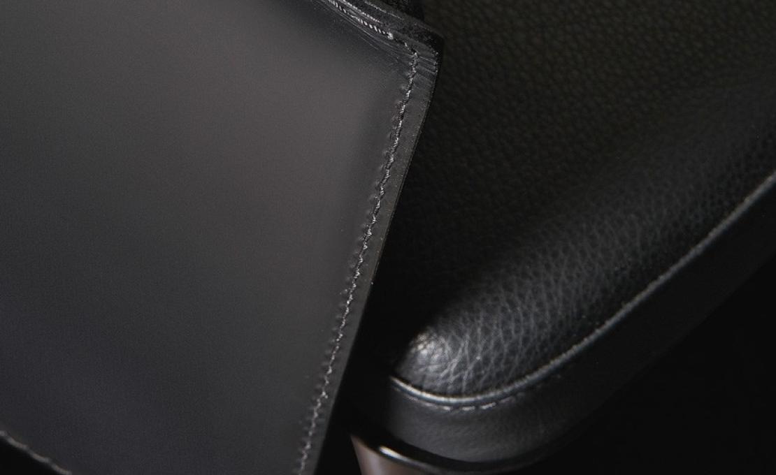 Кресло от фабрики Poliform модель Stanford Arm