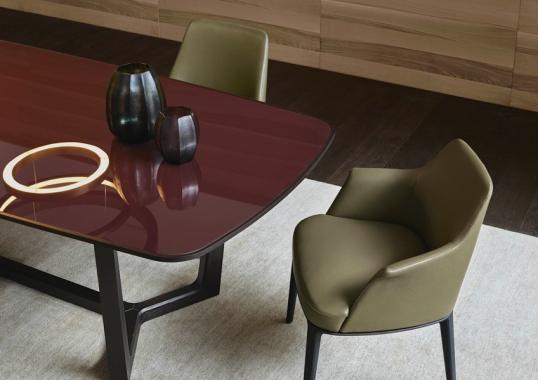 Стул от фабрики Poliform модель Sophie 