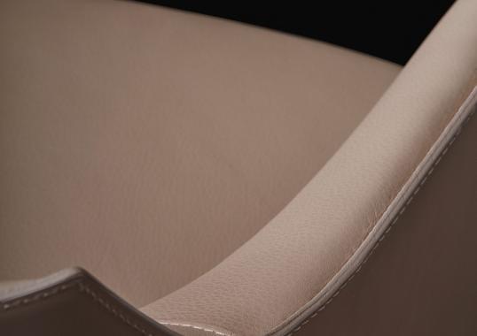 Кресло от фабрики Poliform модель Stanford Arm