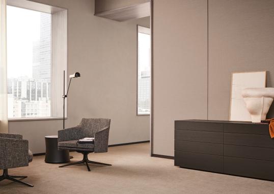 Кресло от фабрики Poliform модель Stanford Arm