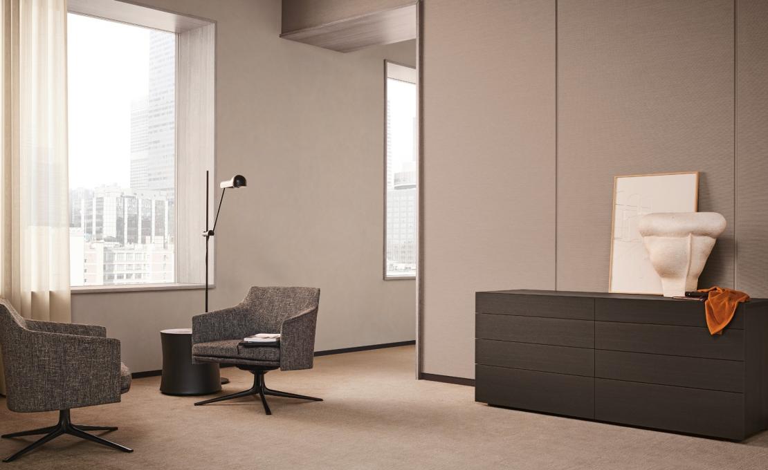 Кресло от фабрики Poliform модель Stanford Arm