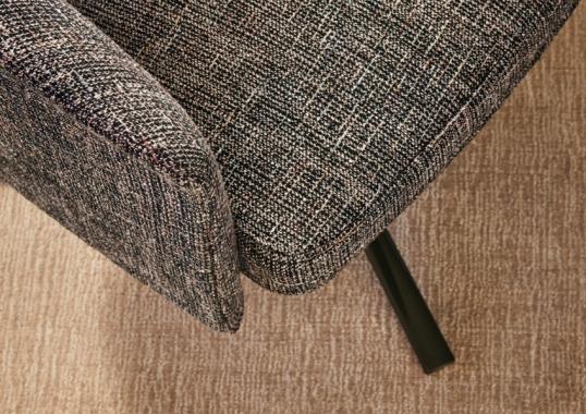 Кресло от фабрики Poliform модель Stanford Arm