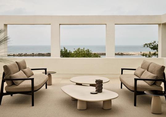 Уличный стол от фабрики Poliform модель STRATA 