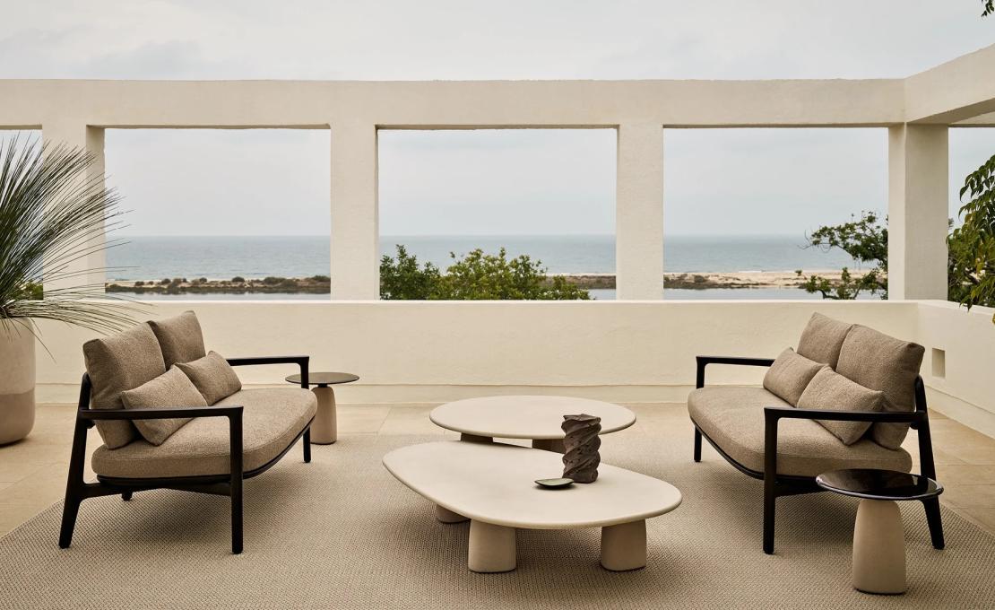 Уличный стол от фабрики Poliform модель STRATA 