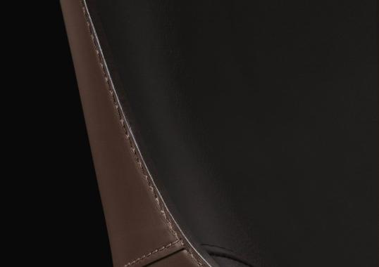 Кресло от фабрики Poliform модель Stanford Arm