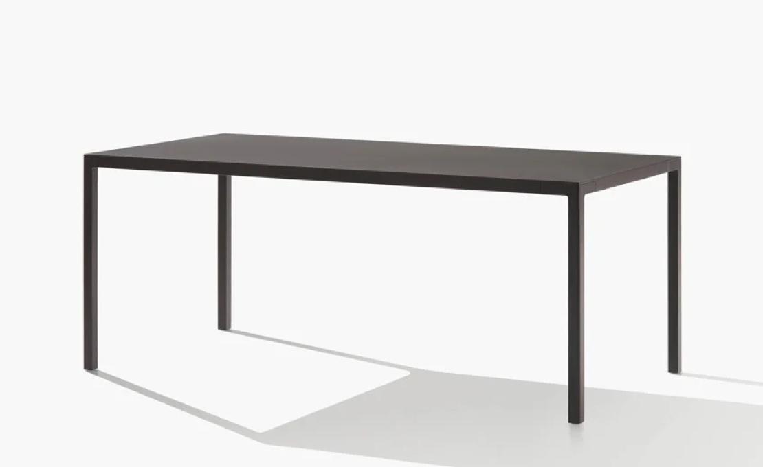 Стол от фабрики Poliform модель Trevi Table