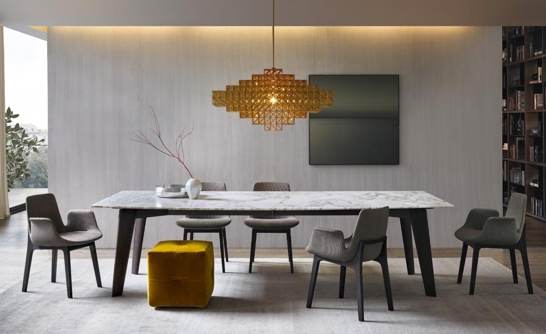 Стул от фабрики Poliform модель Ventura  With Armrests 