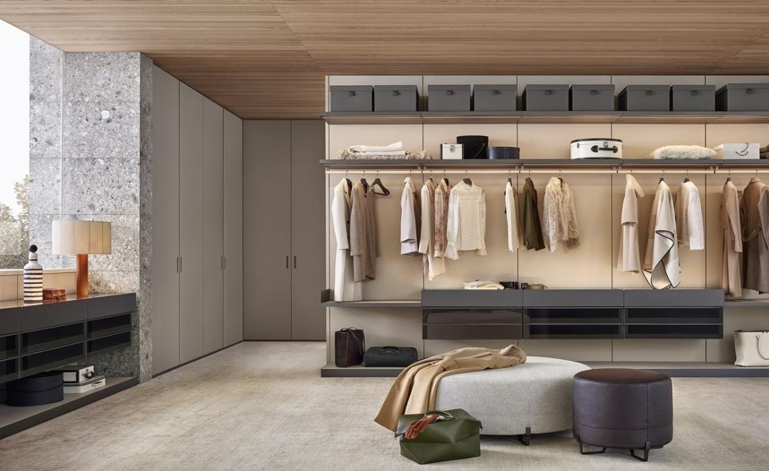 Шкафы от фабрики Poliform модель Ubik Walk-in Closet