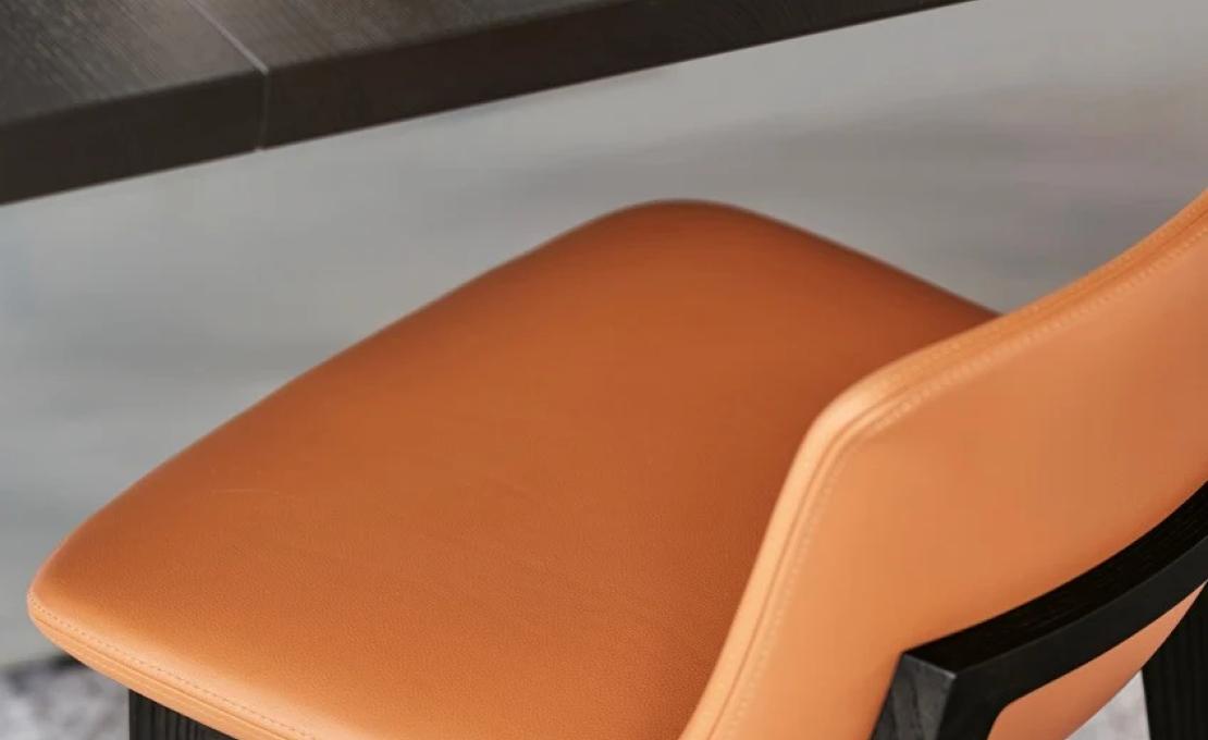 Барный стул от фабрики Poliform модель Ventura 