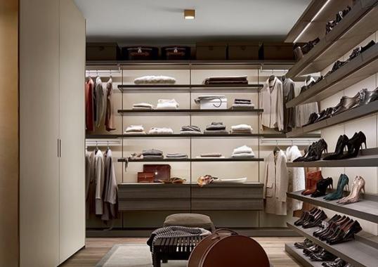 Шкафы от фабрики Poliform модель Ubik Walk-in Closet