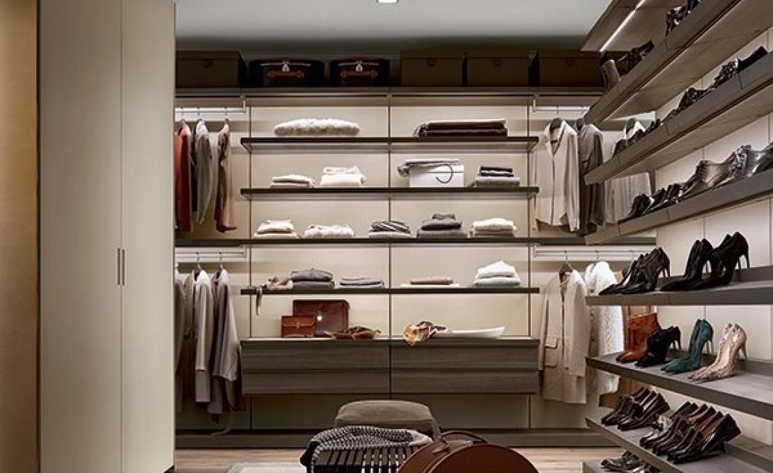 Шкафы от фабрики Poliform модель Ubik Walk-in Closet