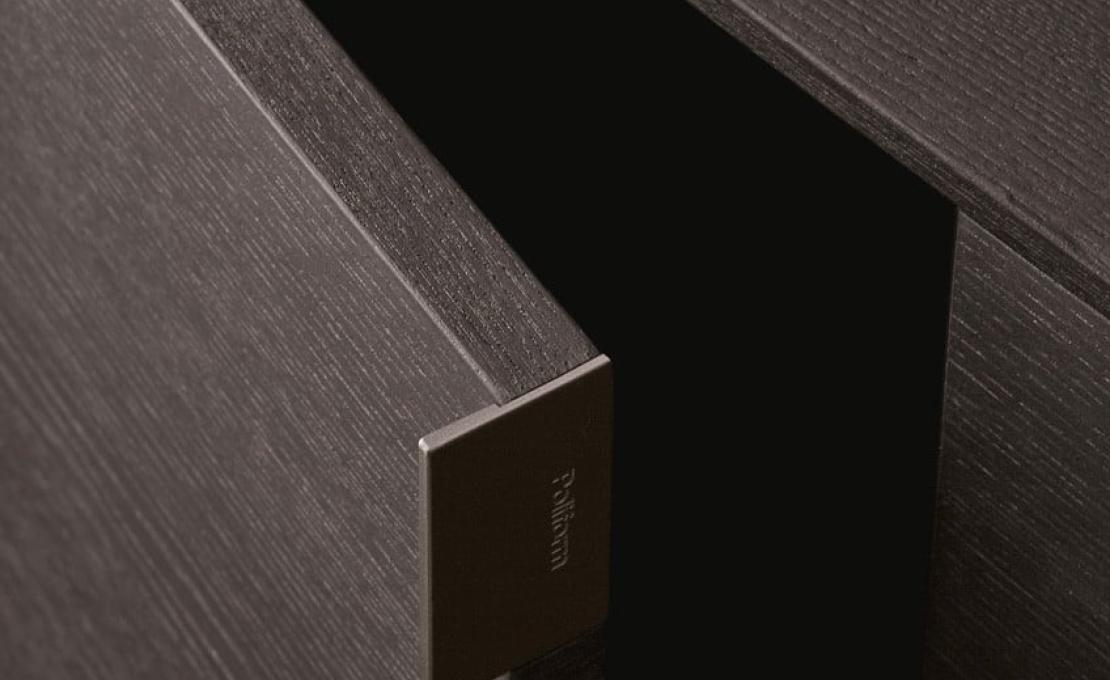 Сервант от фабрики Poliform модель Symphony Sideboard