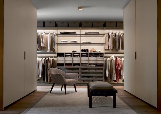 Шкафы от фабрики Poliform модель Ubik Walk-in Closet