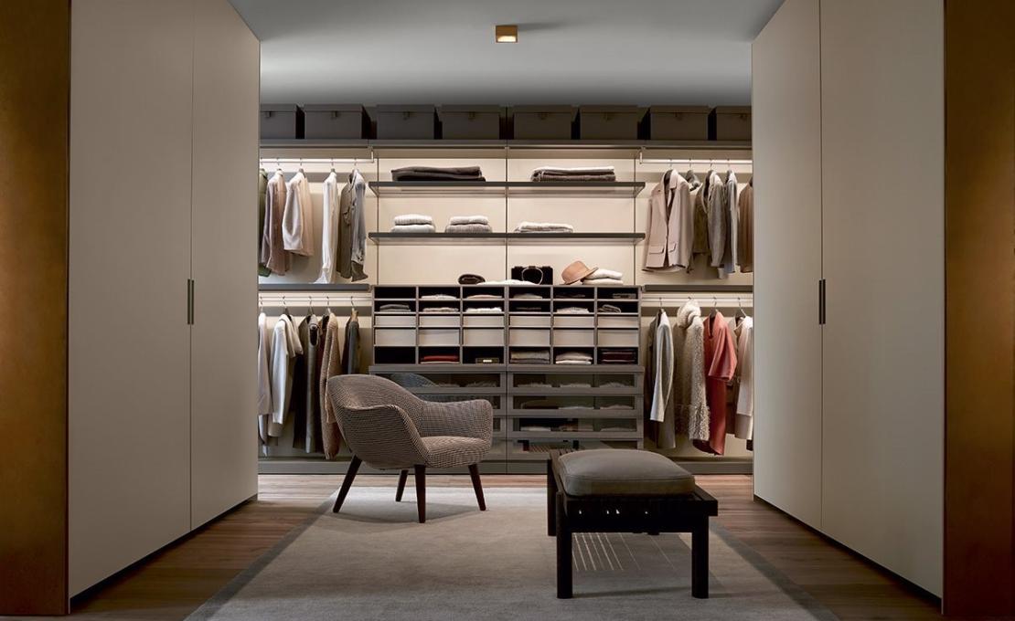 Шкафы от фабрики Poliform модель Ubik Walk-in Closet