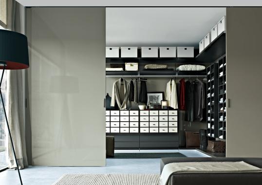 Шкафы от фабрики Poliform модель Ubik Walk-in Closet