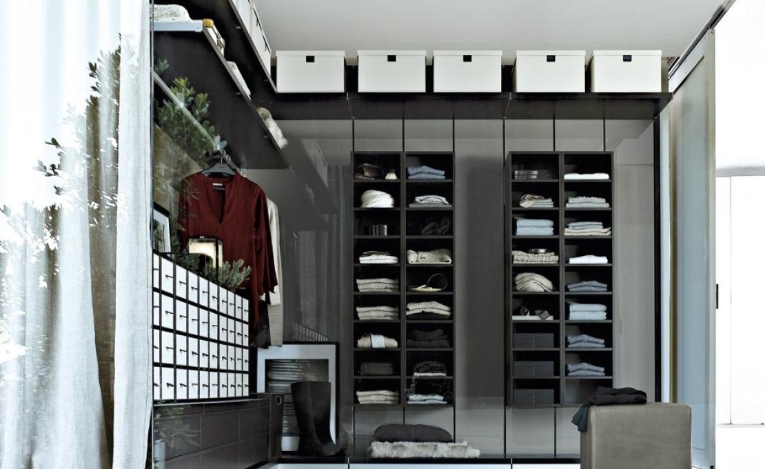 Шкафы от фабрики Poliform модель Ubik Walk-in Closet