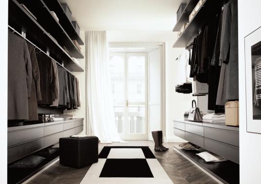 Шкафы от фабрики Poliform модель Ubik Walk-in Closet