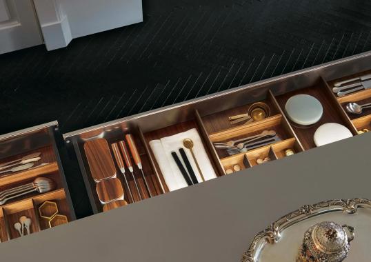 Кухни от фабрики Poliform модель Twelve Kitchen