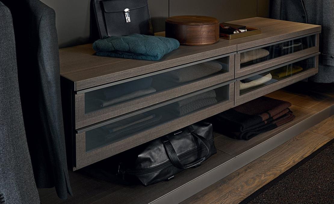 Шкафы от фабрики Poliform модель Ubik Walk-in Closet