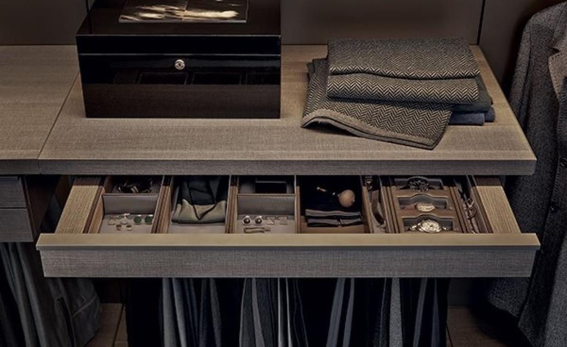 Шкафы от фабрики Poliform модель Ubik Walk-in Closet