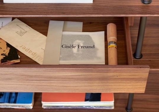 Стеллаж для книг от фабрики Potocco модель ARIAL BOOKSHELF