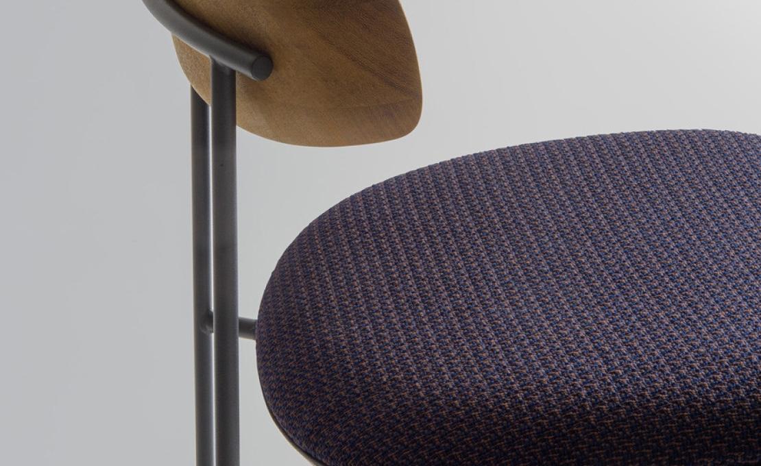 Уличный барный стул от фабрики Potocco модель KEEL LIGHT OUTDOOR 