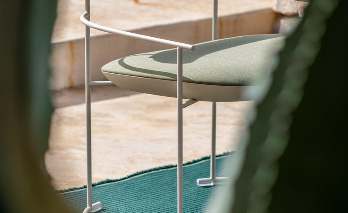 Уличное кресло от фабрики Potocco модель 922/LMB-OUT