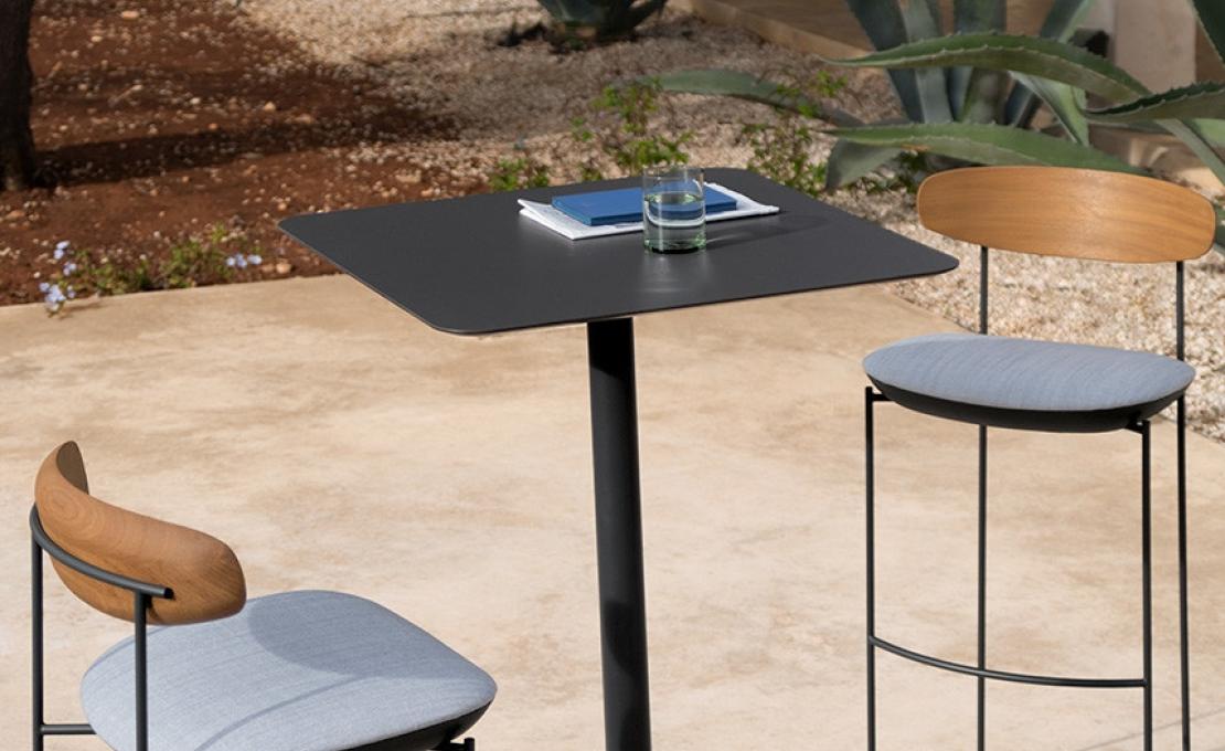 Уличный барный стул от фабрики Potocco модель KEEL LIGHT OUTDOOR 