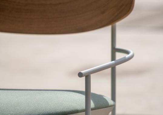 Уличное кресло от фабрики Potocco модель 922/LMB-OUT