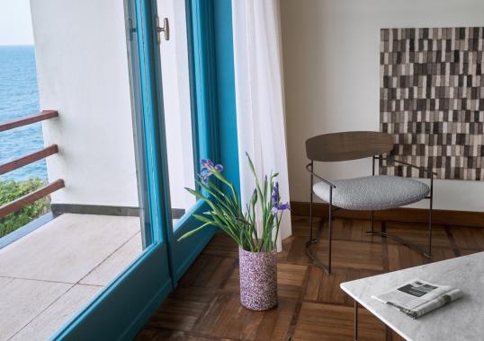 Кресло от фабрики Potocco модель 922/L Keel Arm