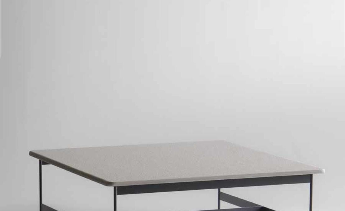 Уличный стол от фабрики Potocco модель LITTLE T OUTDOOR COOFFEE TABLE